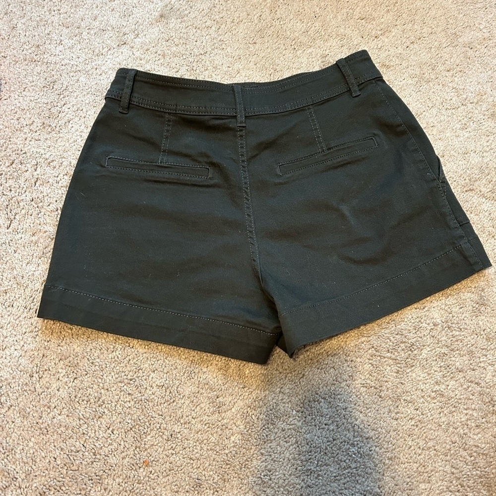 H&M dark green shorts size 6 - Picture 5 of 5